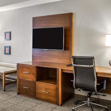 Comfort Suites Hartville-North Canton Uniontown Room photo