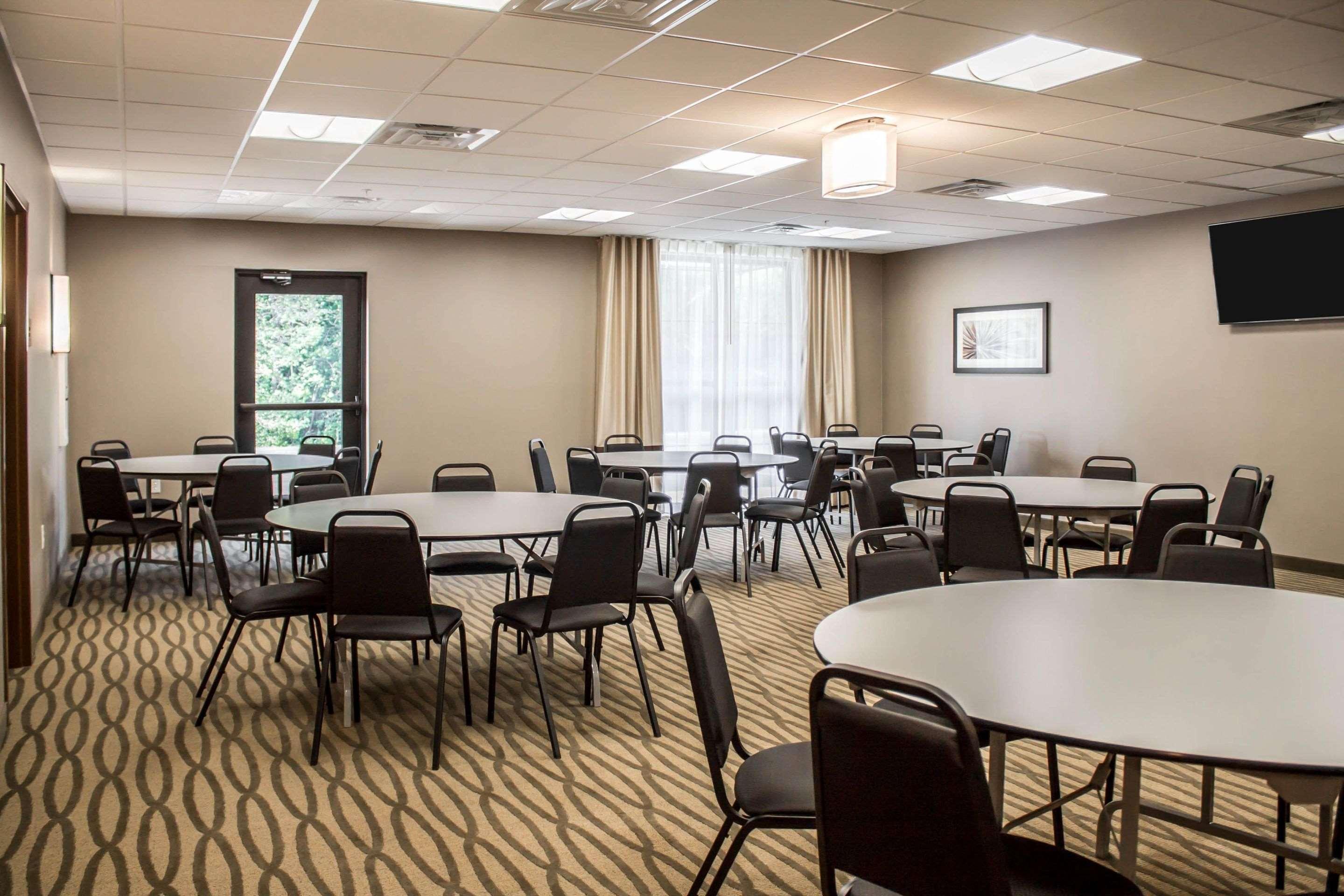 Comfort Suites Hartville-North Canton Uniontown Exterior photo