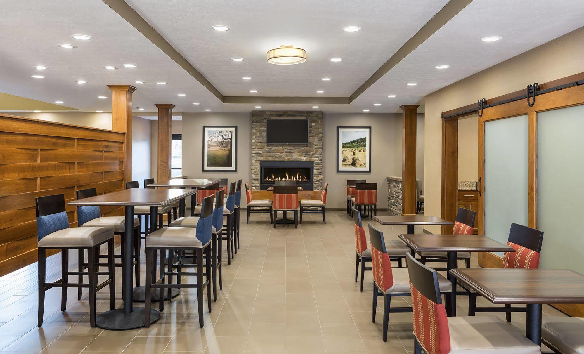 Comfort Suites Hartville-North Canton Uniontown Exterior photo
